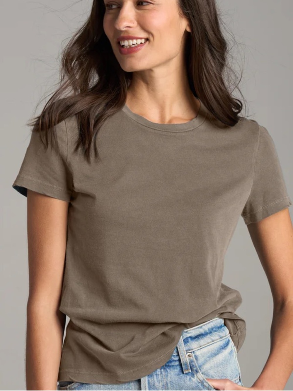 Rowan Tyler Tee in Sparrow